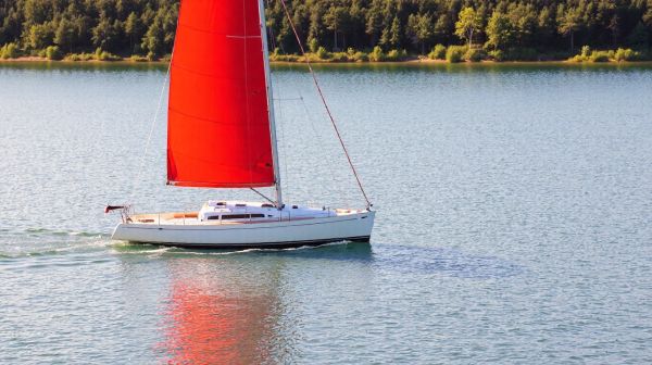 I migliori motivi per scegliere la vela a 4 punti in estate